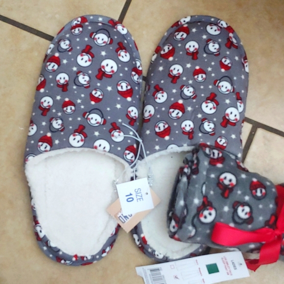 NWT * WOMEN'S PJ SET * PAJAMA PANTS * S * SLIPPERS SIZE 10 * SNOWMEN * FESTIVE - Picture 2 of 3